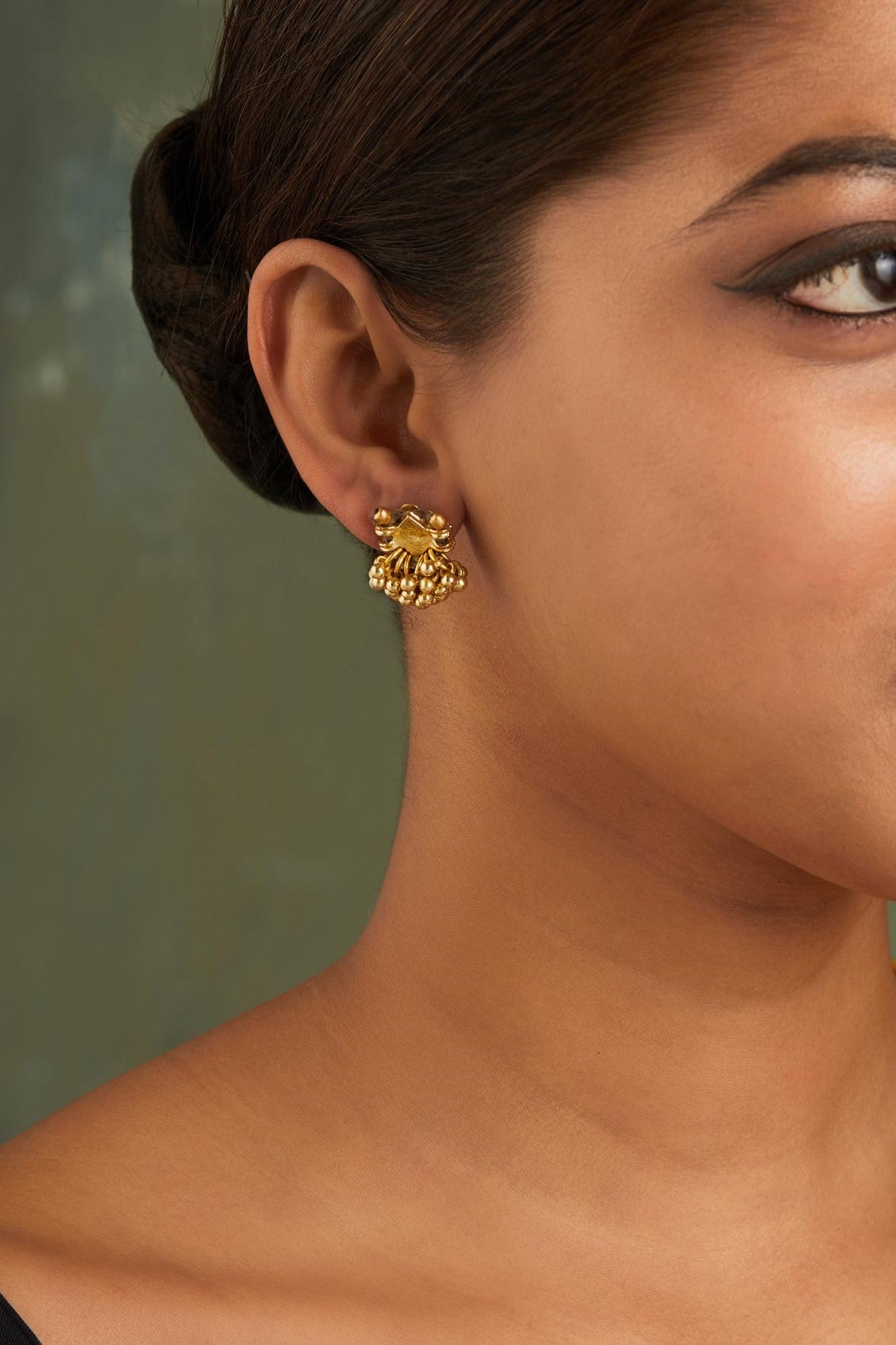 Mumtaz Stud Earrings