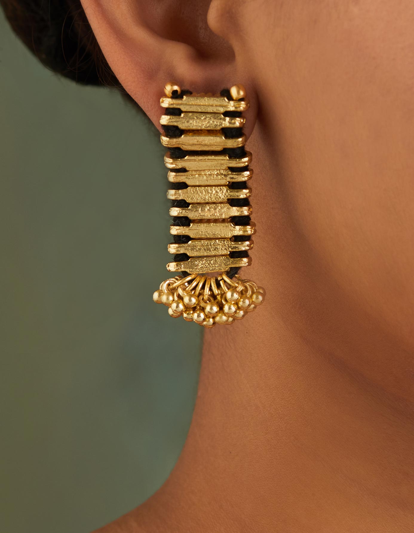 Naaz Bajra Small Gold Earrings