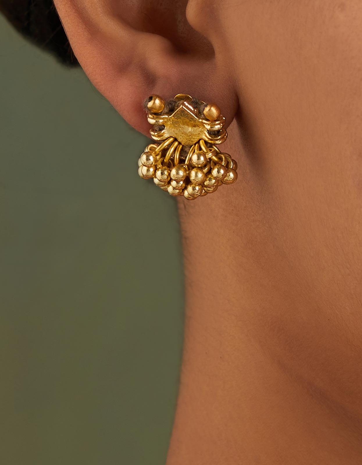 Mumtaz Stud Earrings