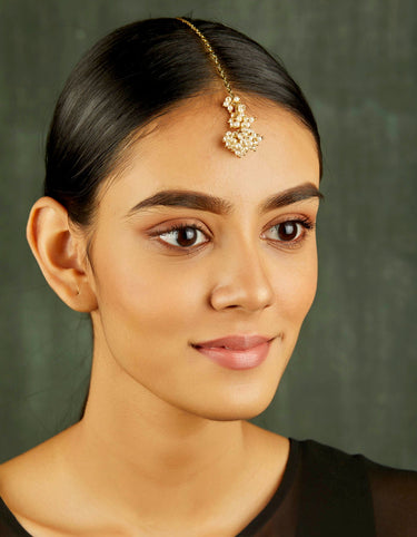 Jhoomer Pearl Maangtikka